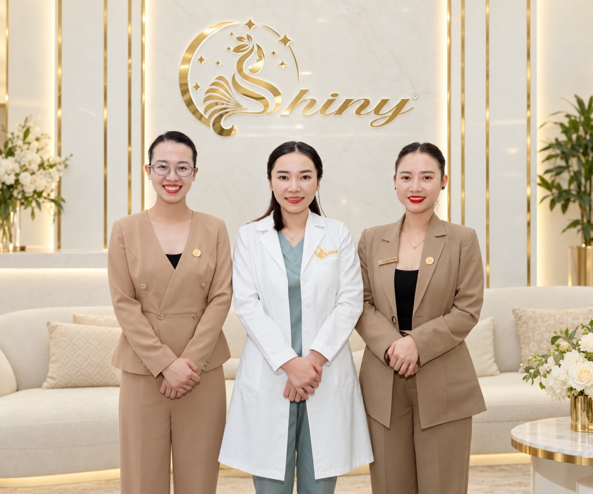 Bác sĩ Thu cùng đội quản lý Shiny